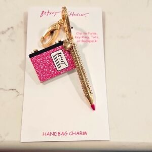 BETSEY JOHNSON KEYCHAIN